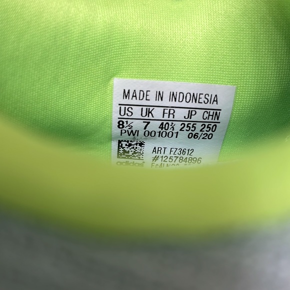 Like New Adidas Women’s PrimeGreen Supernova Running Shoe FZ 3612, Size 8.5 - Picture 8 of 9